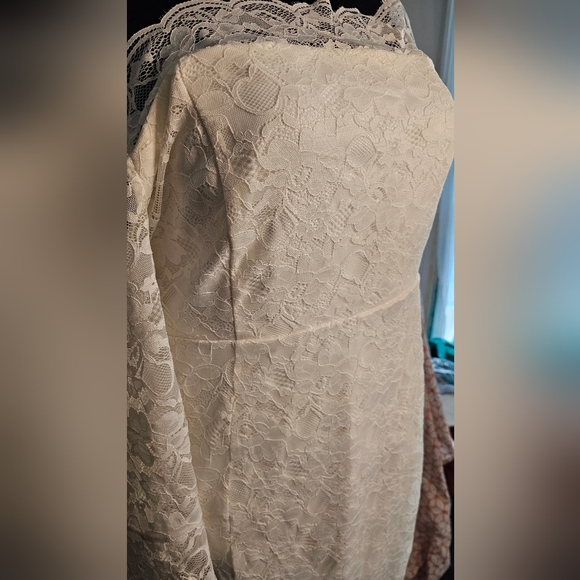 Torrid midi stretch lace off white with sleeves bridal - Picture 6 of 7